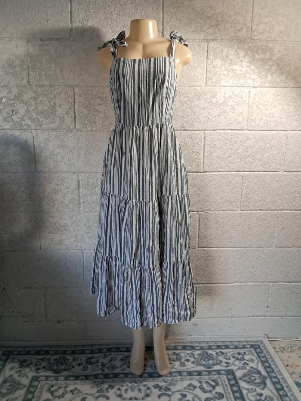 Old Navy Striped Linen Blend Tiered Tie Strap Midi Dress Size S